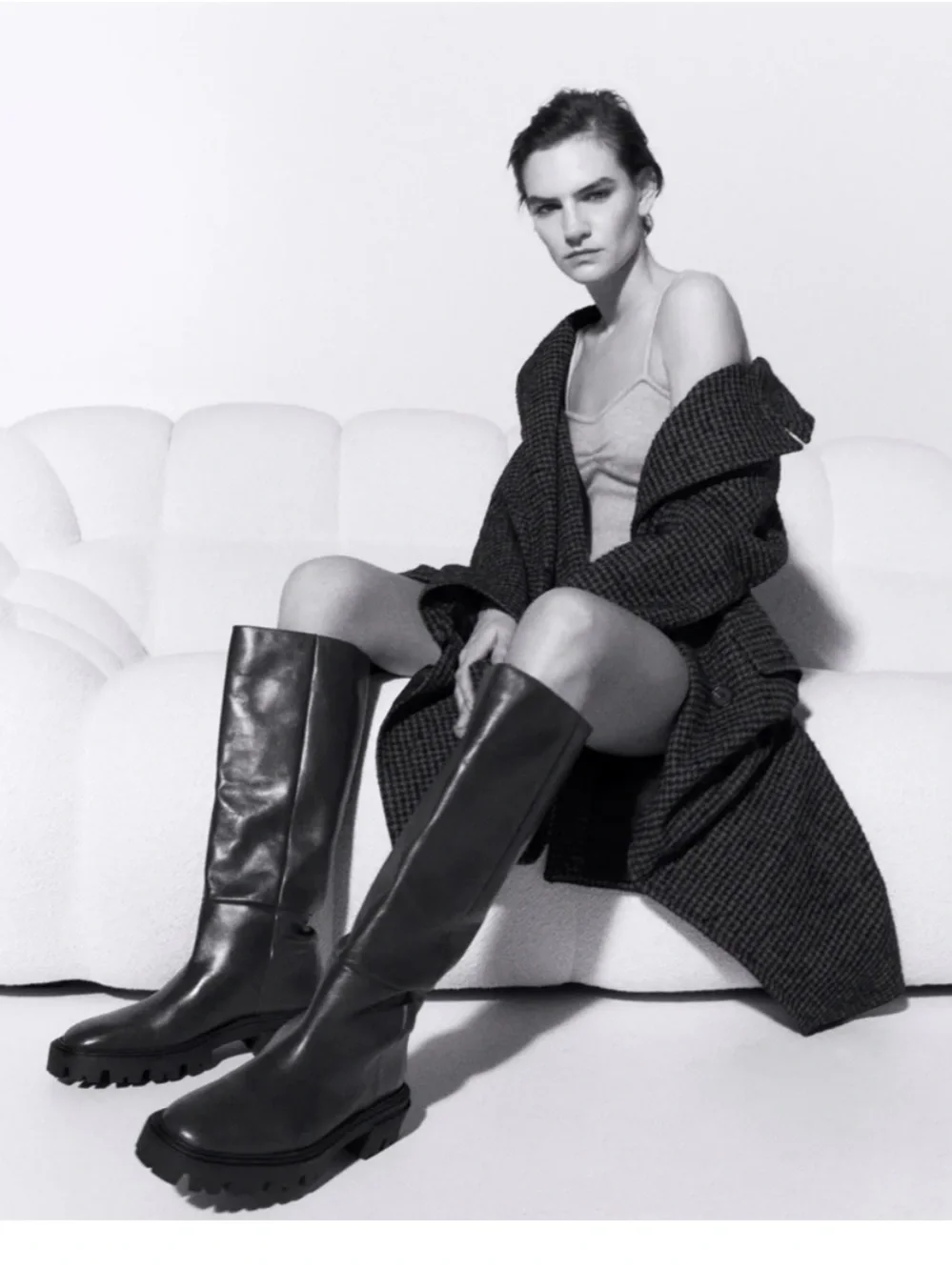 Viral Zara Knee-High Lug Sole Boots in Brown